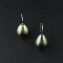 Load image into Gallery viewer, Tahitian Pearl Drop Earrings

