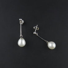 Load image into Gallery viewer, Fresh Water Pearl Drop Earrings
