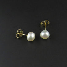 Load image into Gallery viewer, Fresh Water Pearl Stud Earrings
