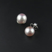 Load image into Gallery viewer, Pink Fresh Water Pearl Earrings
