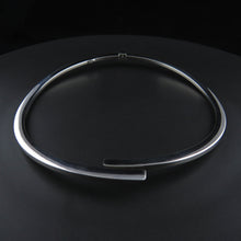 Load image into Gallery viewer, Silver Hinged Collier
