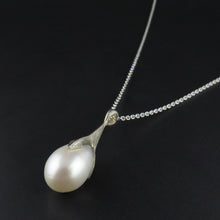 Load image into Gallery viewer, Pearl Drop Pendant
