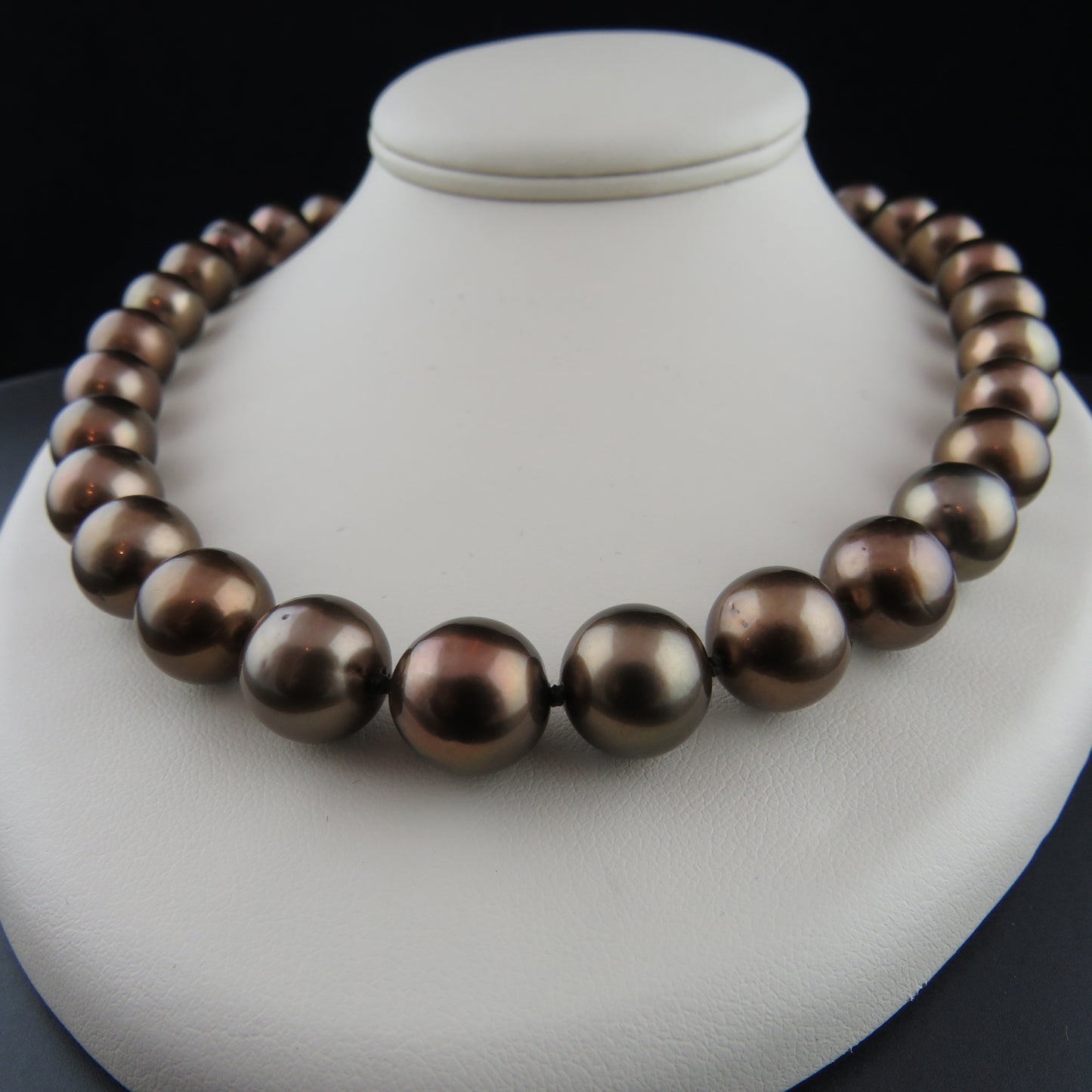 Tahitian Chocolate Cultured Pearl Strand