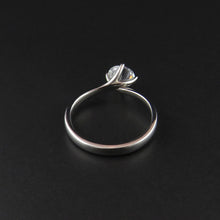 Load image into Gallery viewer, Solitaire White Gold Ring
