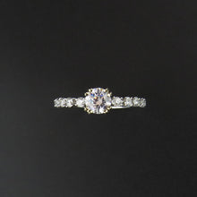 Load image into Gallery viewer, Double Claw White Gold Ring
