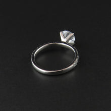 Load image into Gallery viewer, White Gold Four Claw Ring
