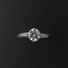 Load image into Gallery viewer, White Gold Ring
